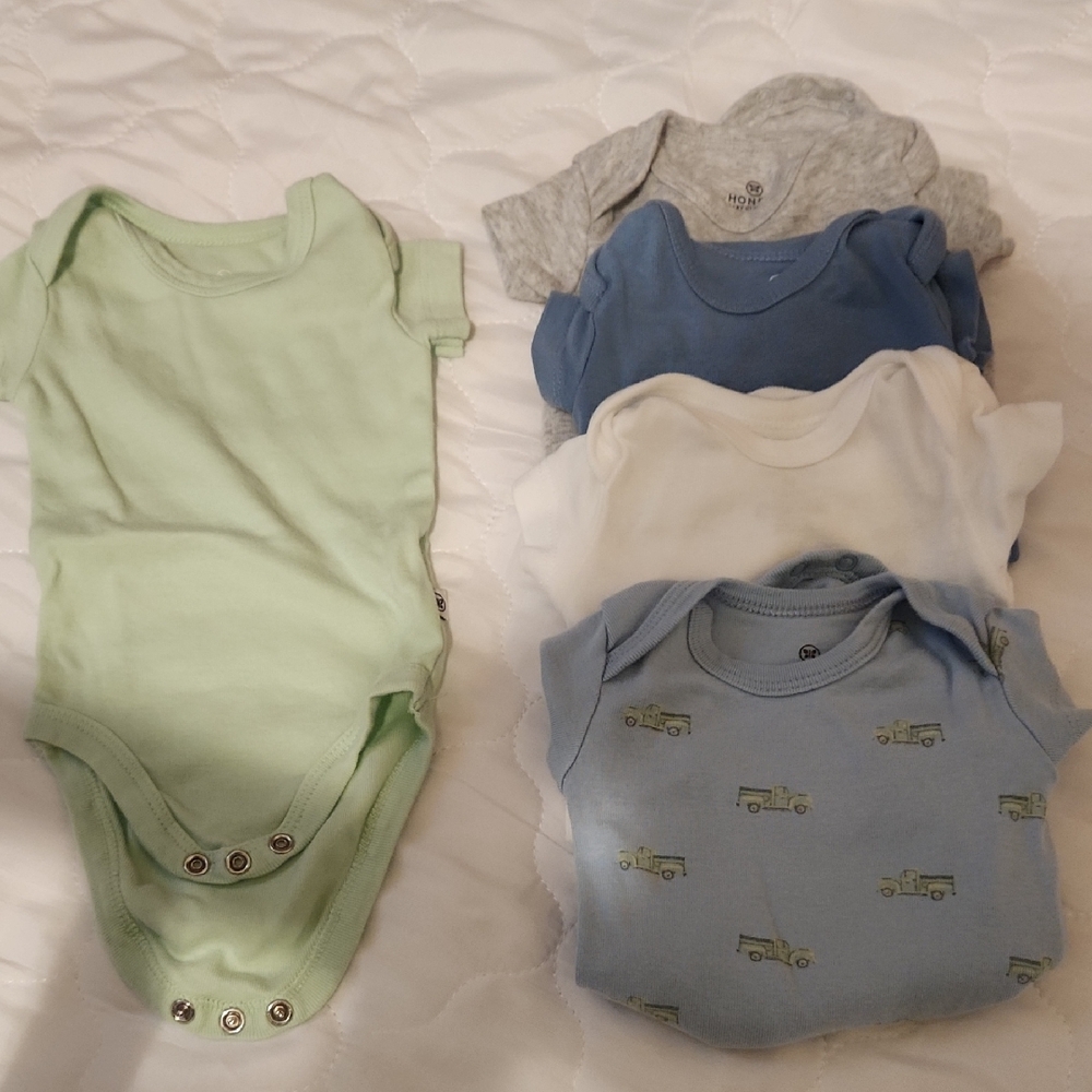 Honest Baby 5pk Organic Cotton Onesies. Newborn Size.